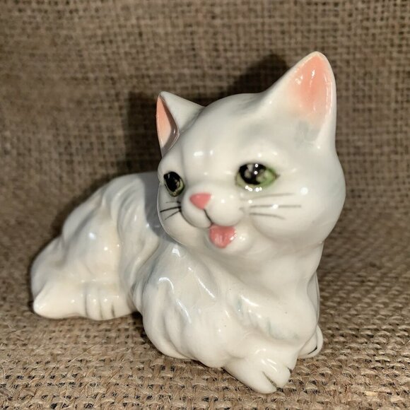 Vintage White Porcelain Cat Smiling Green Eyes Japan - Picture 2 of 10